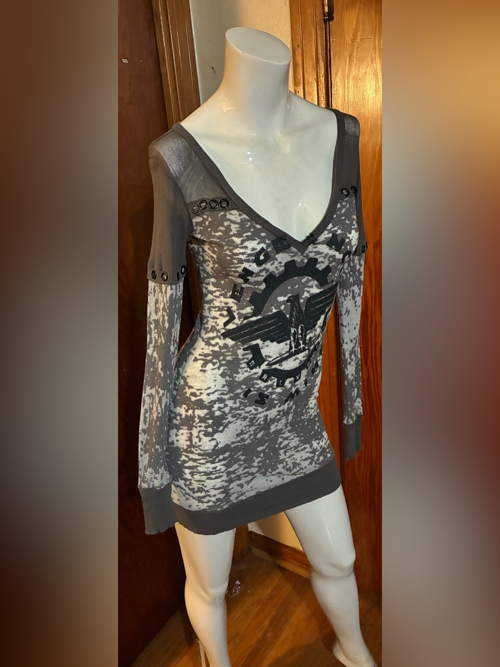 Salvage Vengeance Camo Color Black Sparkly Graphics Long Sleeve Tunic Top - S